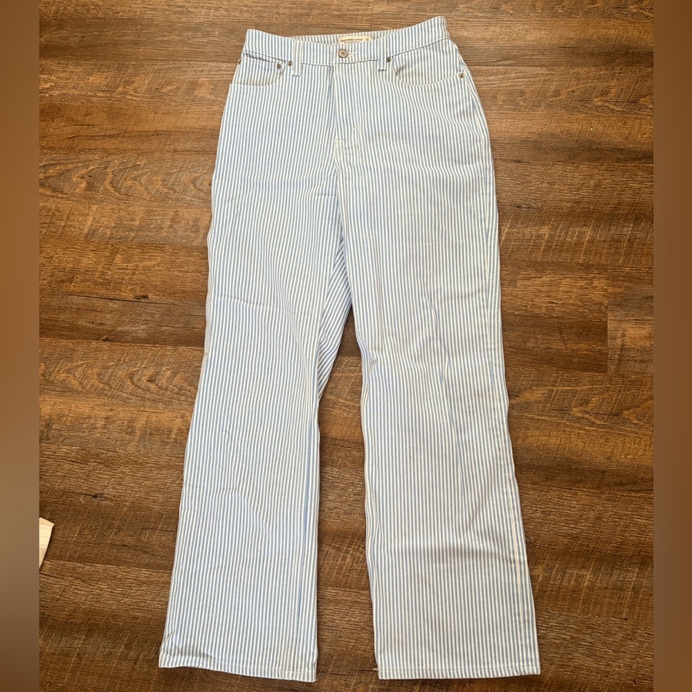 Abercrombie & Fitch curve love the 90s relaxed Jean high rise